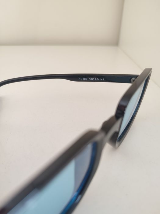 Óculos lentes azuis