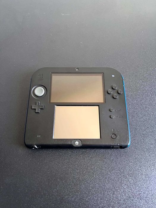 Nintendo 2DS Preta/Azul com 100+ Jogos