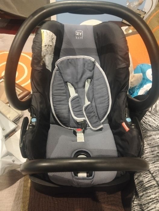 Cadeira com isofix zippy