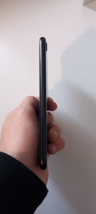 Продам айфон 7 на 32гб