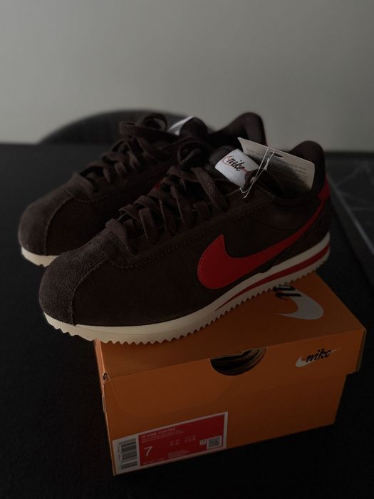 Nike Cortez жіночі US 7 натуральна замша