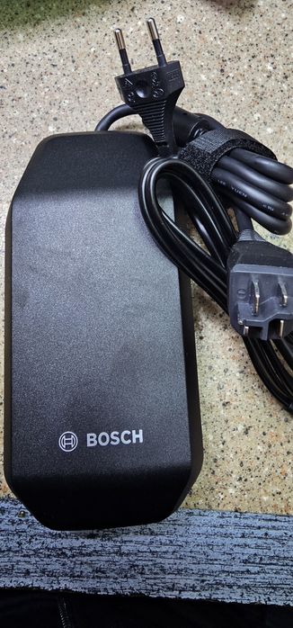 Ładowarka BOSCH 4 A smart rower elektryczny
