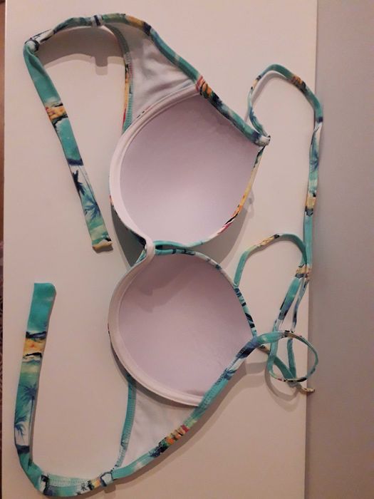 Biquini verde água com palmeiras