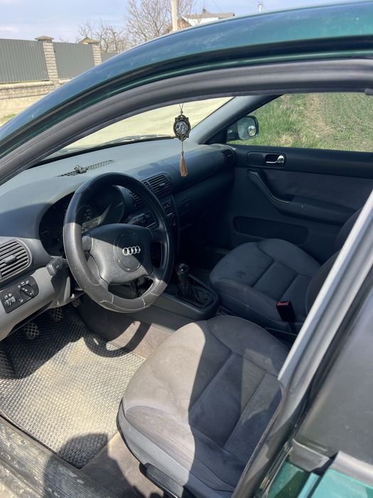 Ауді а3 1.6 бензин 99 рік