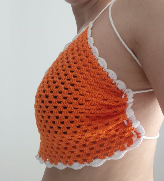 Top em crochê sem costas