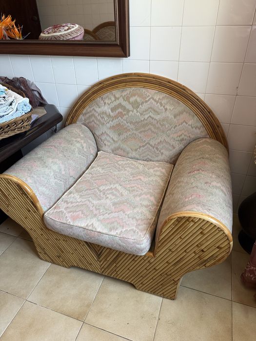 Sofá para uma pessoa estilo antigo