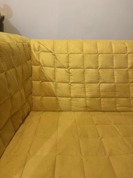 Sofá amarelo Knopparp IKEA