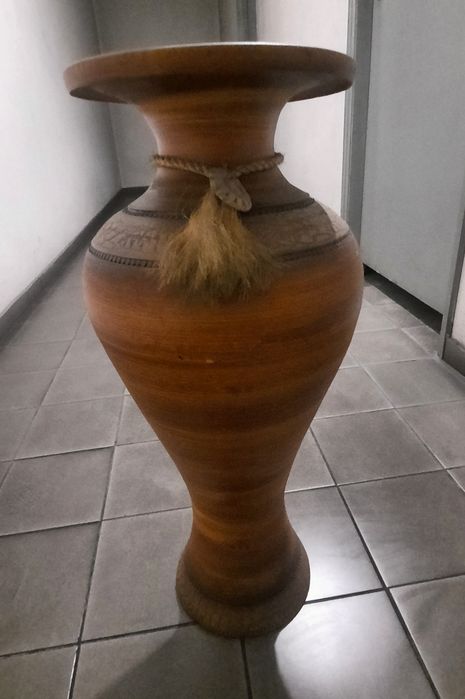 Jarrão de barro usado