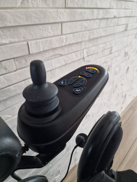 Wózek inwalidzki elektryczny Quicki Tango