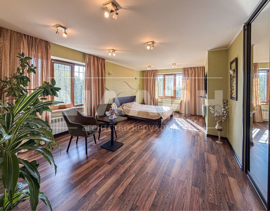 Гарний будинок на Правому 350 м2 , 16 сот