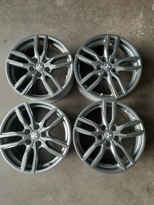 (024) Felgi 17" 5x114,3 ET 38 7j - Mitsubishi