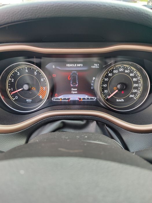 Продам jeep  CHEROKEE
