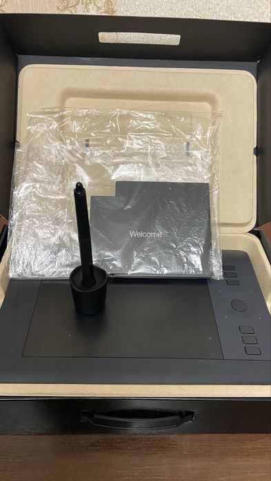 Графічний планшет Wacom Intuos Pro S