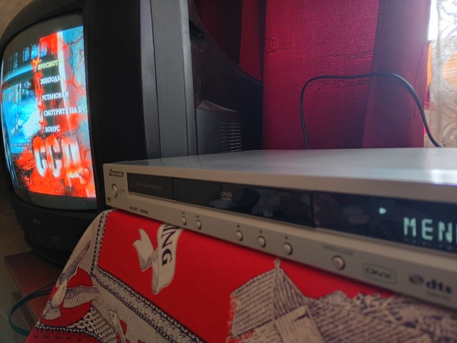 Pioneer DV-300
DVD-програвач.