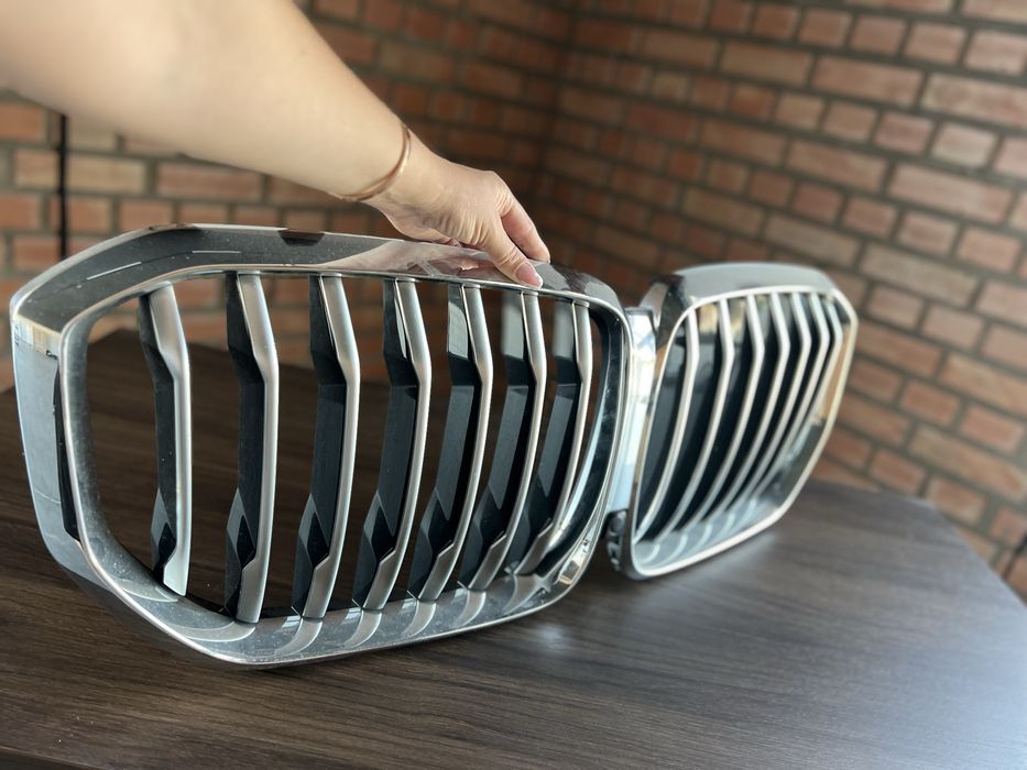 Решітка радіатора BMW X5 G05 орігінал в гарному стані