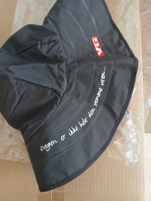 Czapka żeglarska, wędkarska, sztormiak.