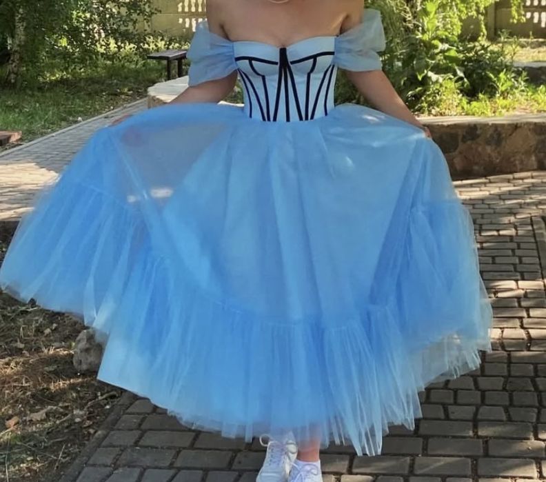 Випускна неймовірна сукня