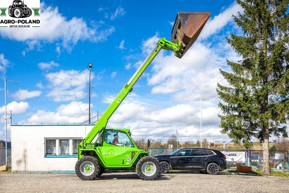 Погрузчик MERLO P 41.7 FARMER - 2010 - весы - 2.5 M3 - вилы+пневматика