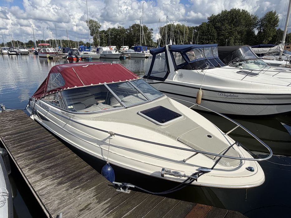 Lódź motorowa MAXUM 2100 SC kabinowa