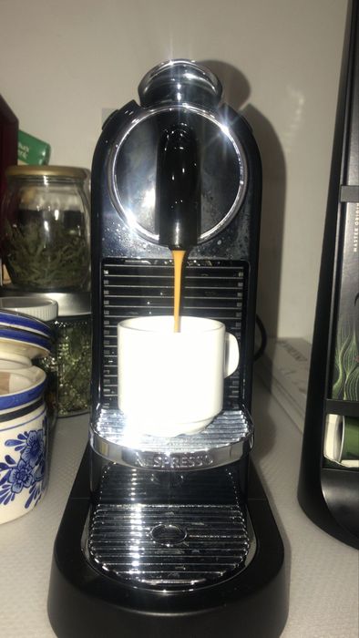 Maquina Nespresso CitiZ preta - Limousine Black