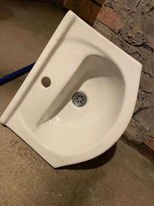 Zlew biały ceramiczny łazienkowy stan bardzo dobry 40x30cm półokrągły