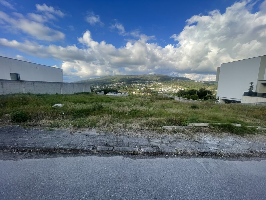 Terreno em Polvoreira com projeto aprovado para construcao