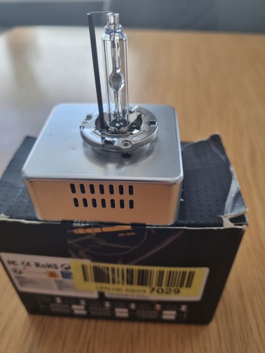 Żarnik żarówka D5S 12v xsenon