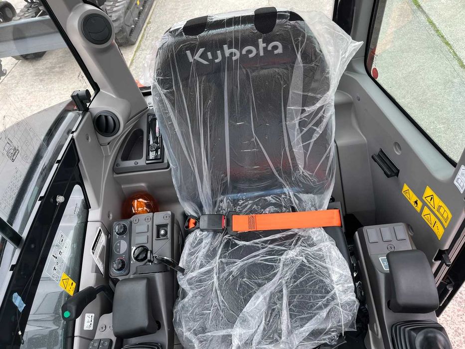 Новий гусеничний міні екскаватор Kubota KX060-5