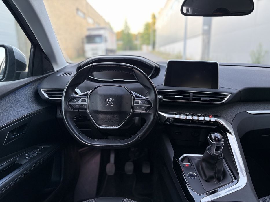 Peugeot 3008 1.2 130cv Allure