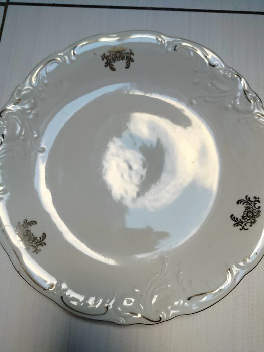 Talerz ze złotymi kwiatkami. Wawel