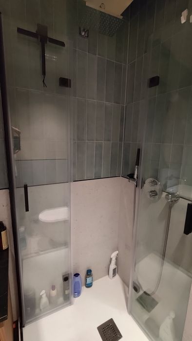 Kabina prysznicowa Bernstein 90x80,szklo 8mm z brodzikiem