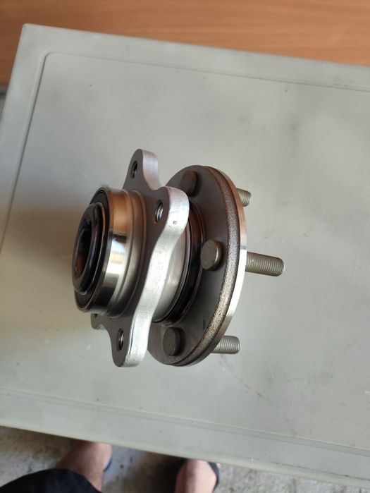 Vendo cubo com rolamento Volvo v40