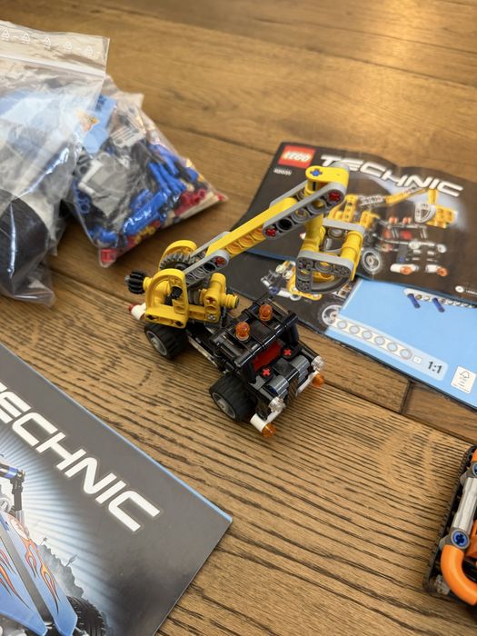 Zestawy lego technic 42031, 42022, 42104