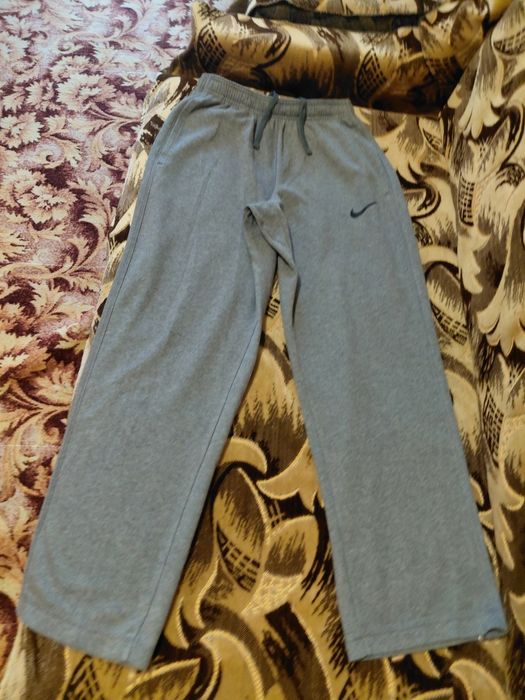 Спортивные штаны ,,NIKE,, DRI-FIT. Р- М-L.