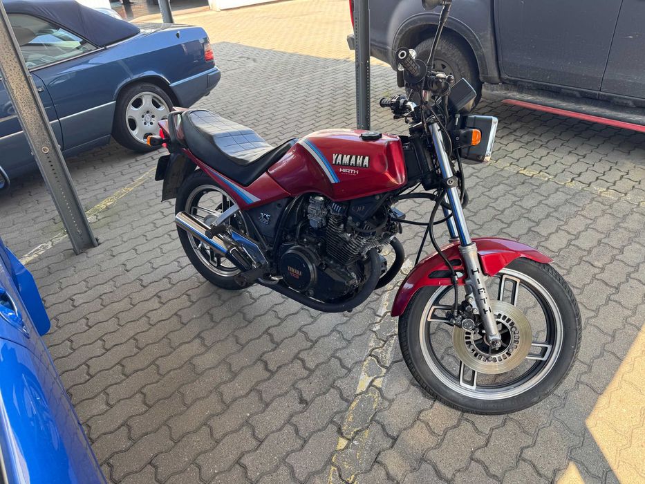 YAMAHA  XS 400  rok 1982