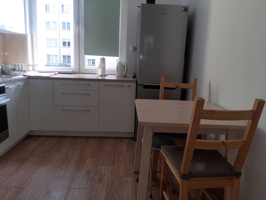 Pokój 1-osobowy – Blisko Centrum | Tylko dla dziewczyn!