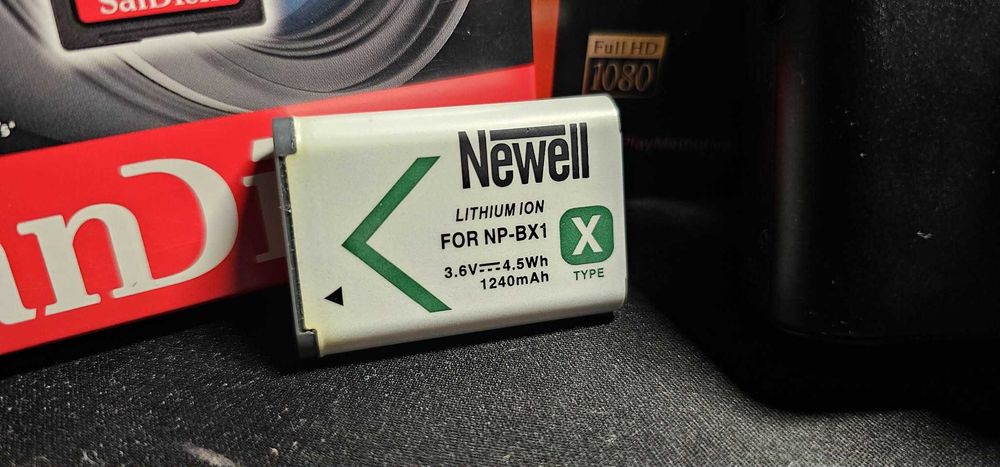 Sony Cyber-shot RX100 V (RX100M5) | EXMOR RS | Pudełko | 128GB SD