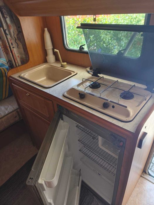 Caravana Fleurette Angélique – Equipada com WC e Cozinha