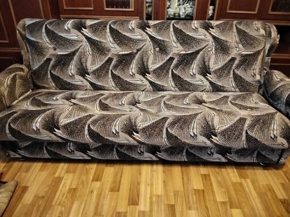 Продам диван та 2 крісла в хорошому станіі