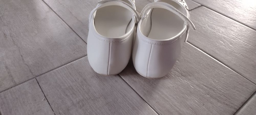 Białe buciki buty wizytowe komunijne Graceland 37