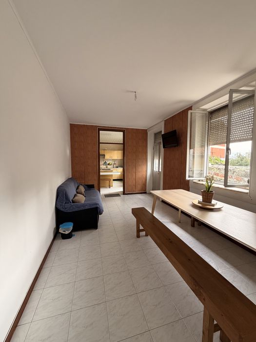 Quarto compartilhado Junto ao Metro da Trindade
