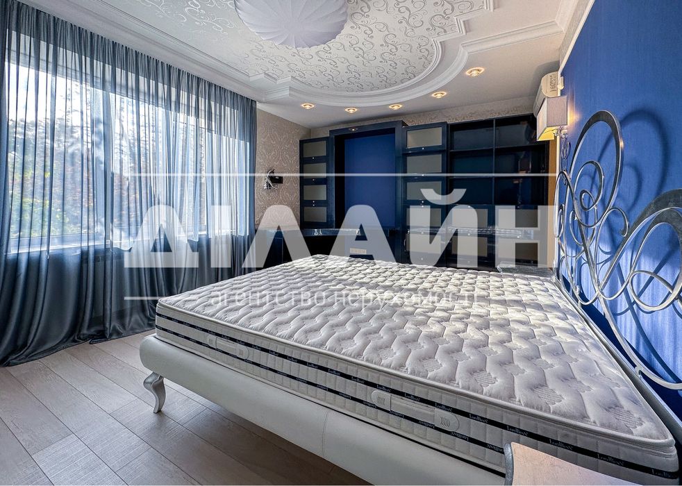 Авторський проект 4 кімн у класичному стилі по вул. Приходський.