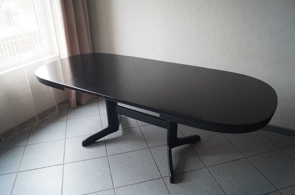 Stół drewniany czarny, rozsuwany + 4 krzesła