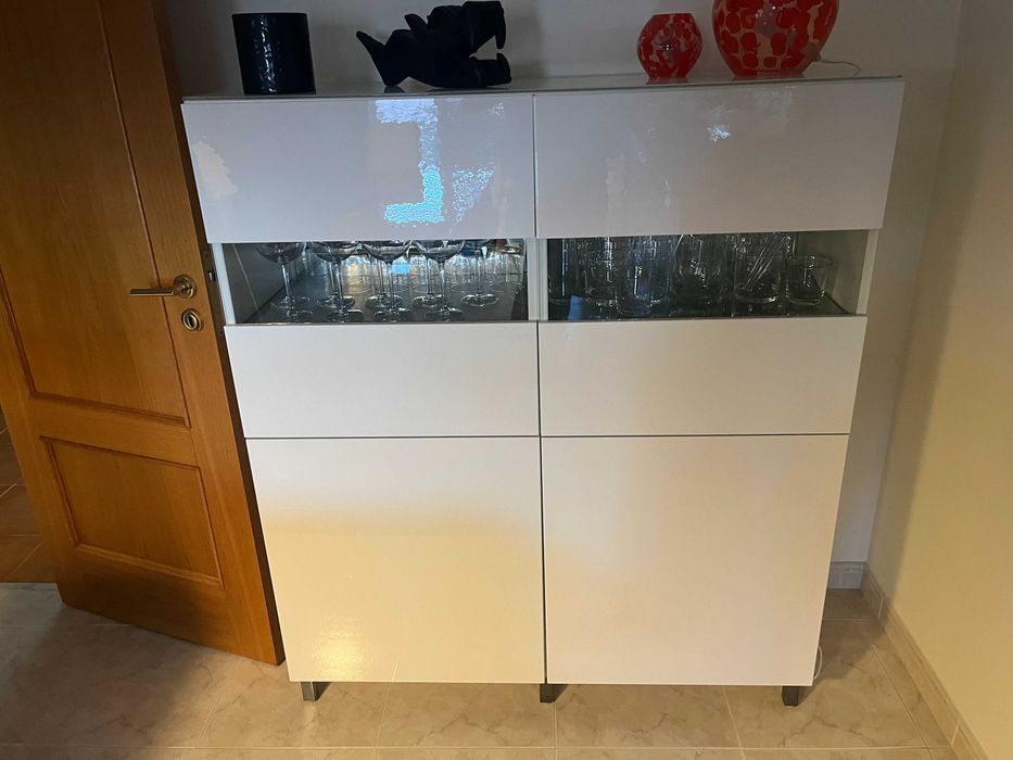 Aparador IKEA branco