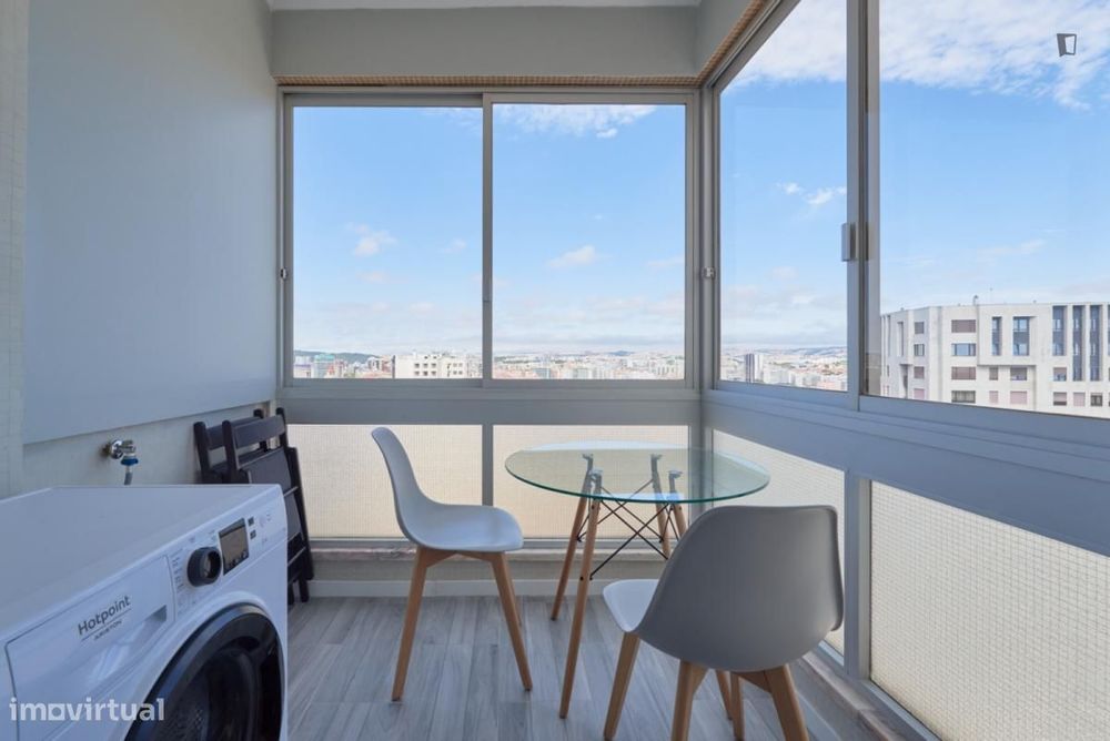 Quarto - localizado em Olaias Lisbon