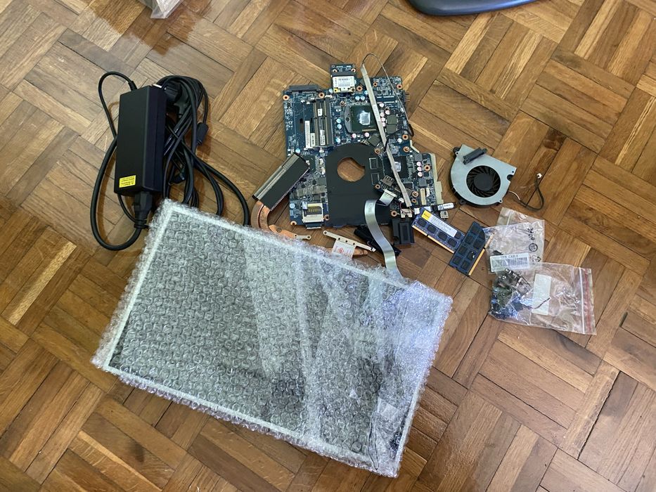 Various Computer Equipment429592081796311042
