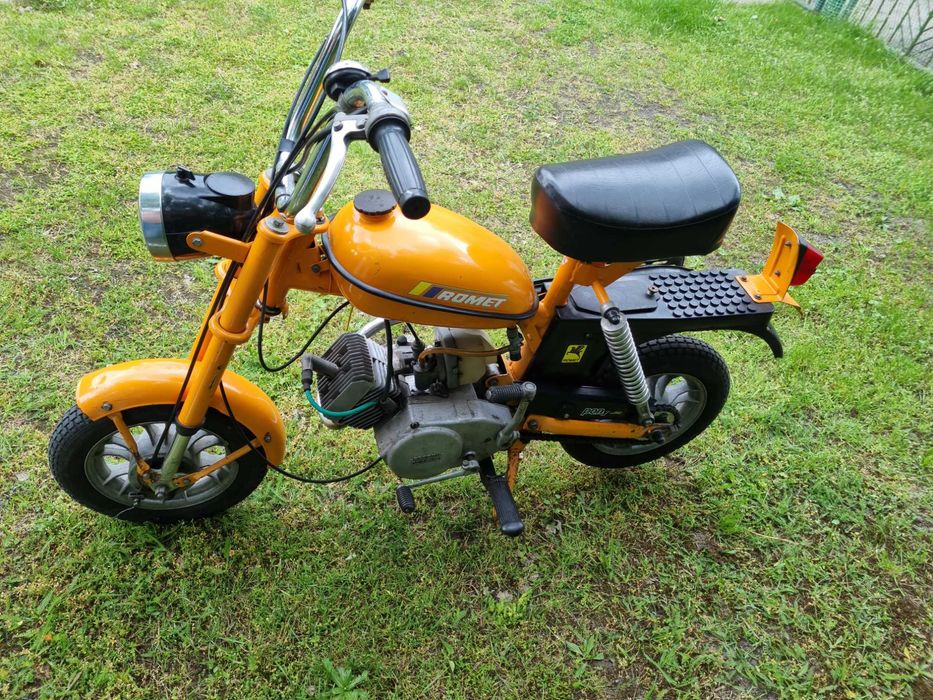 Sprzedam motorynkę M2 z plombą na silniku w oryginale wsk, mz