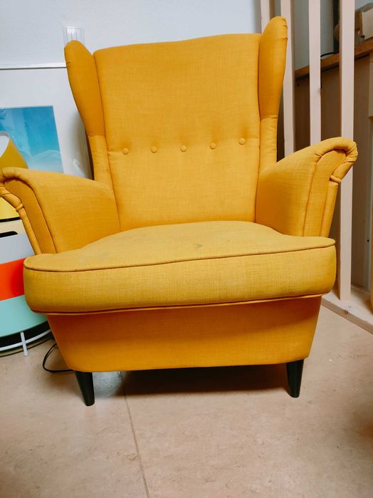 Poltrona STRANDMON amarelo
