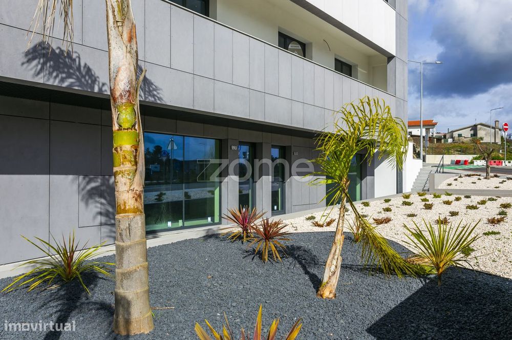 Loja nova para arrendamento em V.N. Famalicão