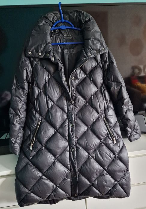 Pikowany płaszcz damski z prawdziwego puchu Mohito.